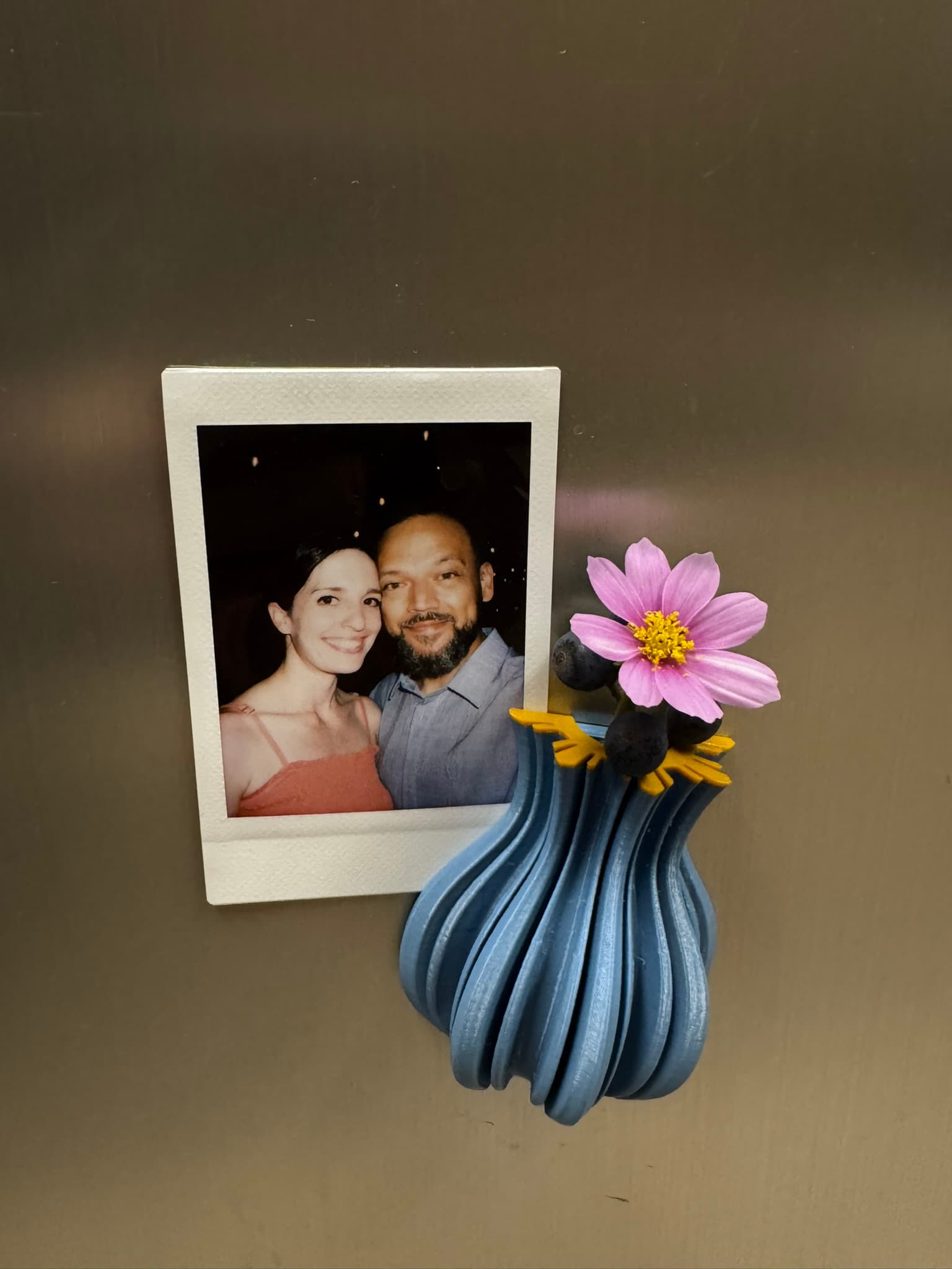 Mini Sun Ray Vase Magnet