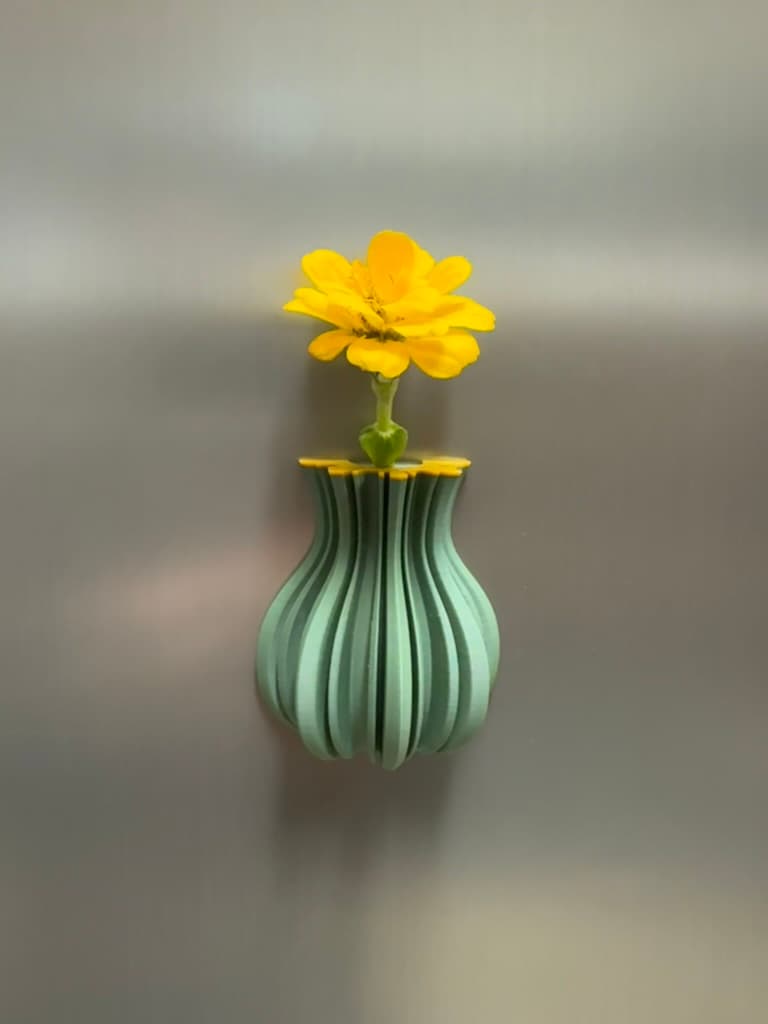 Mini Sun Ray Vase Magnet