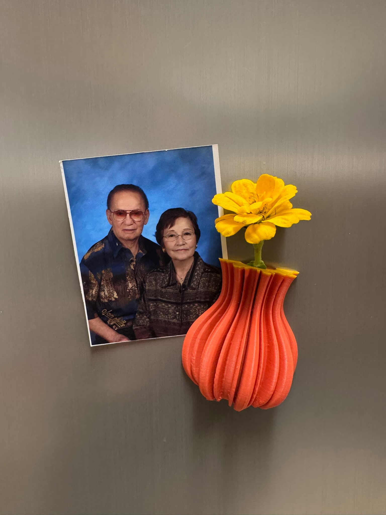 Mini Sun Ray Vase Magnet