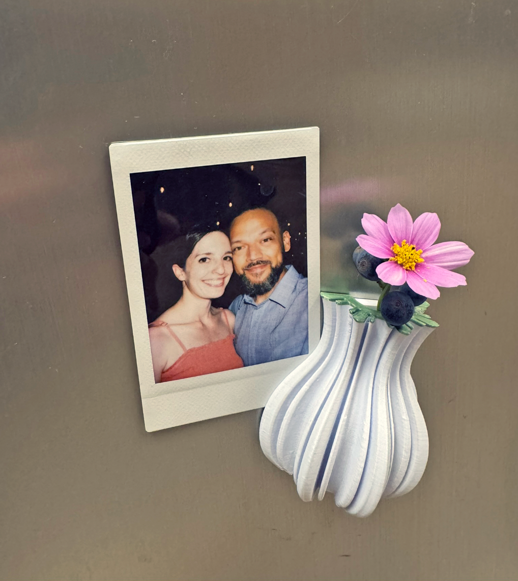 Winter Mini Sun Ray Vase Magnet